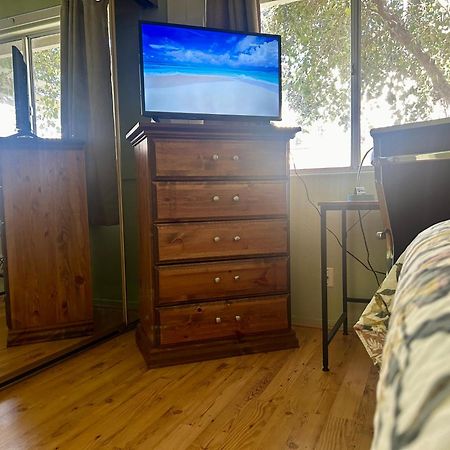 Vineyard Vista Suite With Tv And Private Bathroom 헤멧 외부 사진