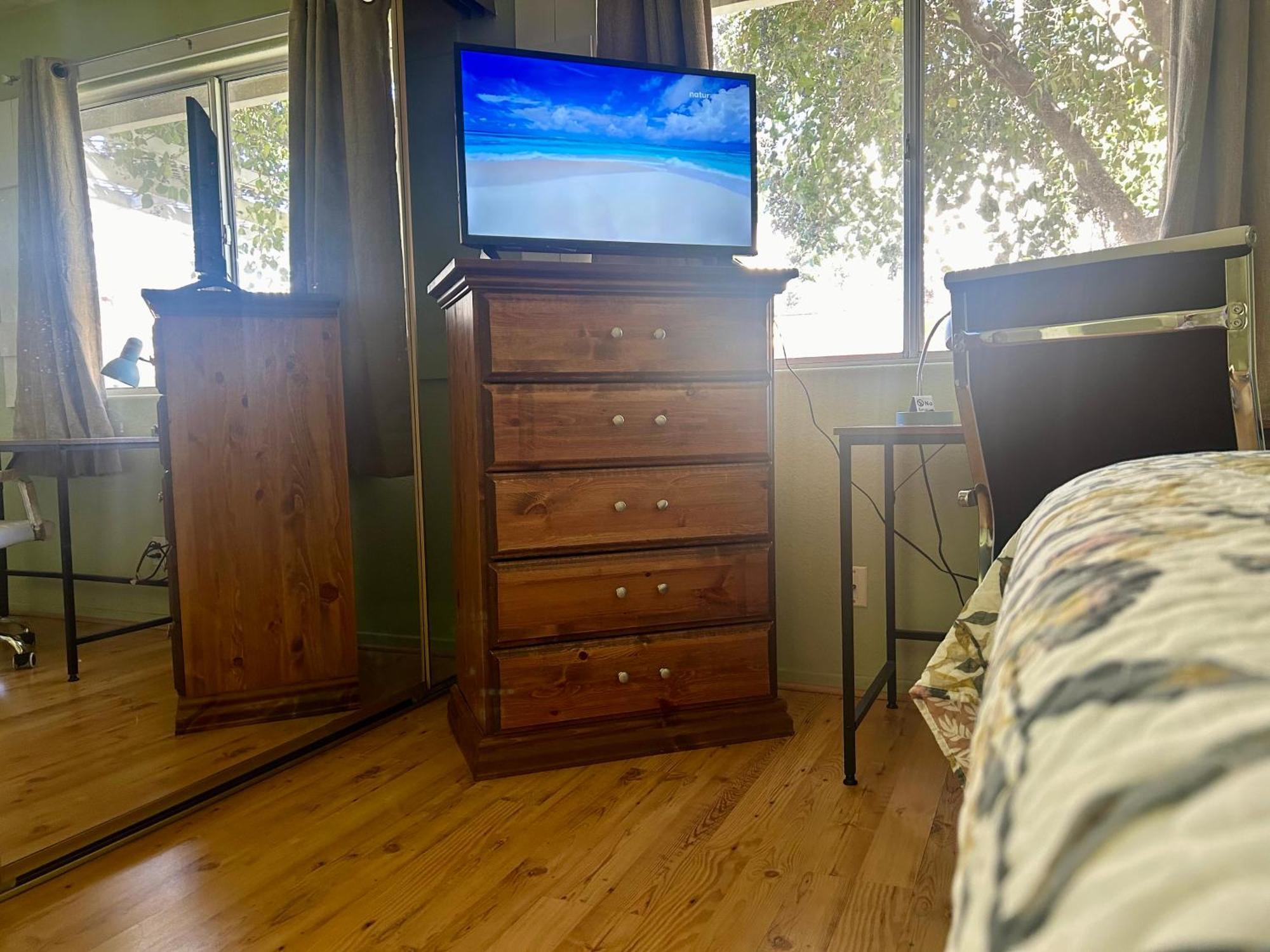 Vineyard Vista Suite With Tv And Private Bathroom 헤멧 외부 사진
